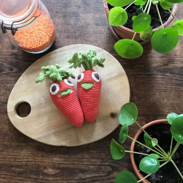 Hochet carotte en crochet "The veggy toys", coton bio