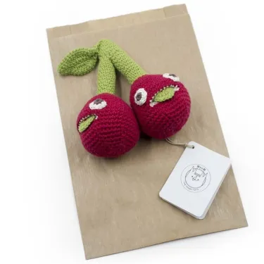 Hochet cerises en crochet "The veggy toys", coton bio