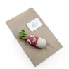 Hochet grand radis en crochet "The veggy toys", coton bio