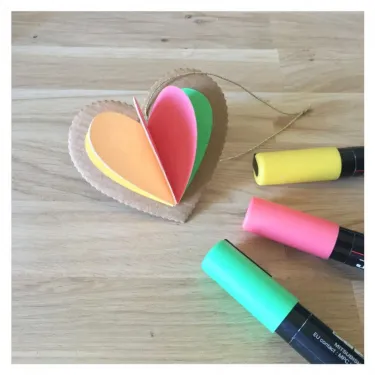 8 coeurs à créer et à colorier, kit créatif pour enfant Pirouette Cacahouète