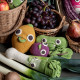 Hochet betterave en crochet "The veggy toys", coton bio