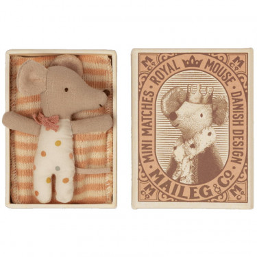 Bébé souris fille dans sa boîte Maileg