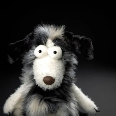 Detective Disaster, chien en peluche SIGIKID Beasts 39735