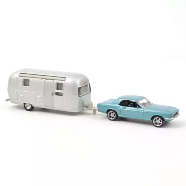 Ford Mustang 1968 Bleue avec caravane Airstream Norev 1-43