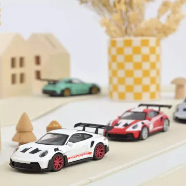 Porsche 911 GT3 RS 2022 blanc Norev 1-43