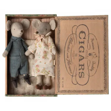 Grand-mère & grand-père souris dans leur boîte à cigares Maileg