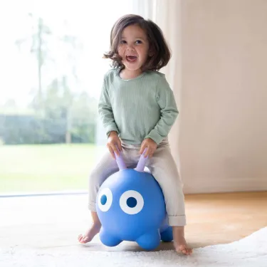 SKIPPI Quut Bleu cosmique, Animal sauteur