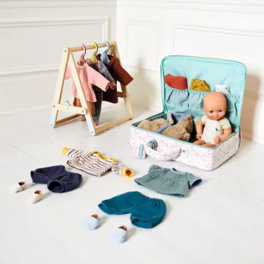 Valise de voyage pour poupée POMEA de Djeco 7860