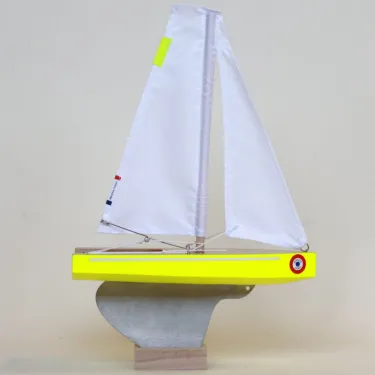 Voilier TIROT en bois "Le Korrigan"