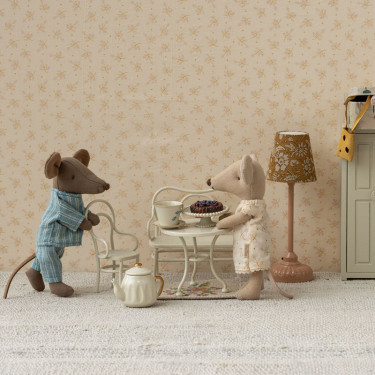 Ensemble table ronde avec banc et chaise en métal pour souris Maileg - Blanc cassé