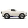 Voiture-jouet Mustang beige de Baghera, profil latéral montrant les roues chromées et la bande bleu "MUSTANG" sur le bas de la carrosserie.