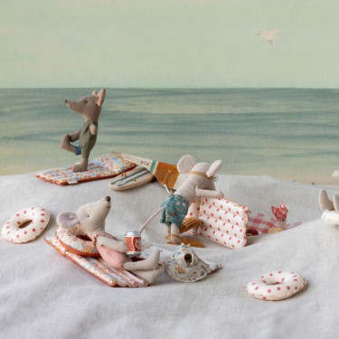 Matelas pneumatique de plage pour souris Maileg - Pois rouges