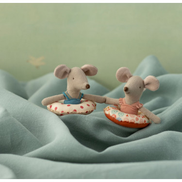 Petite soeur souris de plage avec bouée Maileg - Pois rouges