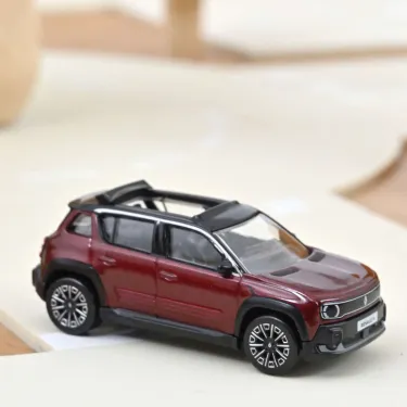 Renault 4 E-Tech 2025 rouge carmin Norev 1/64