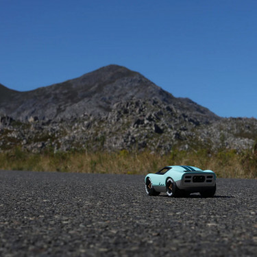 Voiture Playforever mini Ken Cline blanc