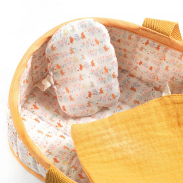 "Mini Sasha" Mini poupée avec couffin POMEA de Djeco 7725