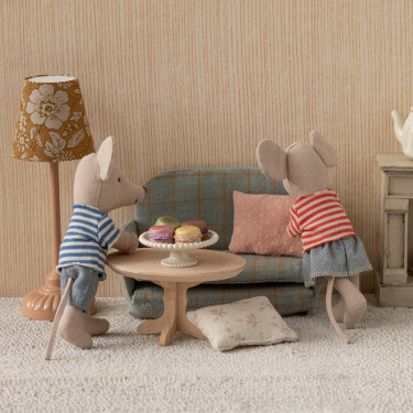 Table basse ovale miniature en bois naturel pour souris Maileg