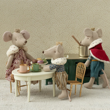 Table blanche miniature (grand modèle) pour souris Maileg