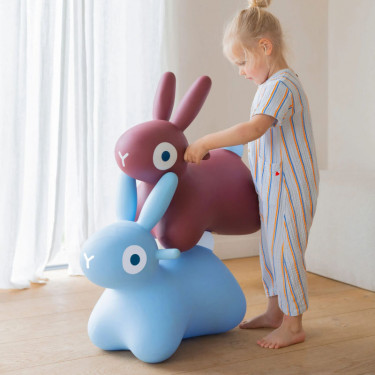 HOPPI lapin bleu Quut, Animal sauteur