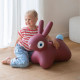 HOPPI lapin rouge bordeaux Quut, Animal sauteur