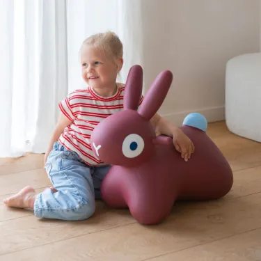 HOPPI lapin rouge bordeaux Quut, Animal sauteur