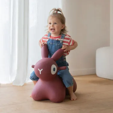 HOPPI lapin rouge bordeaux Quut, Animal sauteur