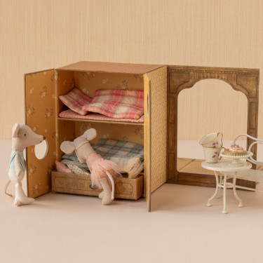 Studio de danse avec petite soeur et petit frère souris danseurs de ballet Maileg