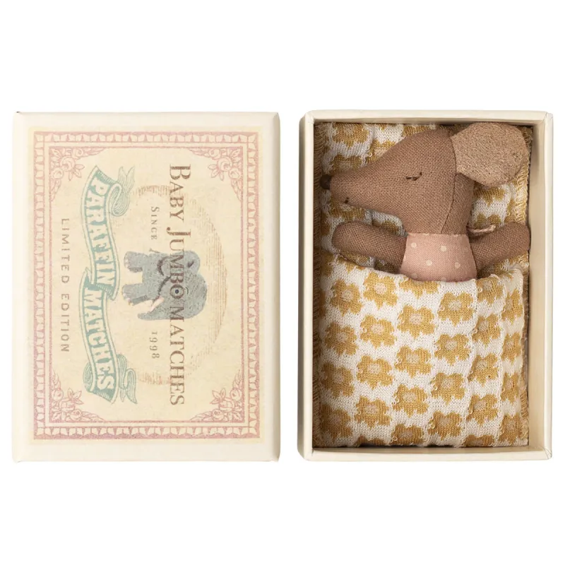 Bébé souris dans sa boîte Maileg - Rose