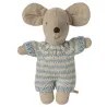 Bébé souris dans son couffin Maileg - Bleu