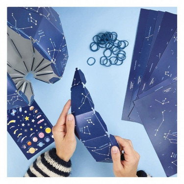 Globe céleste 3D phosphorescent à assembler Pirouette Cacahouète x CNES