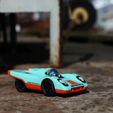 Voiture Playforever Zemonsta Klaus