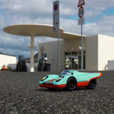 Voiture Playforever Zemonsta Klaus