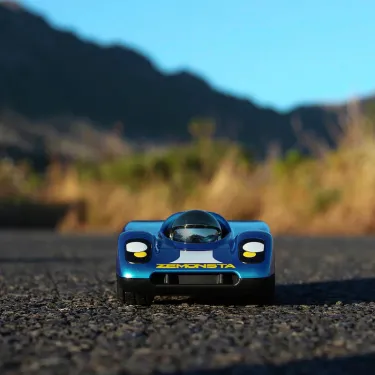 Voiture Playforever Zemonsta Hans