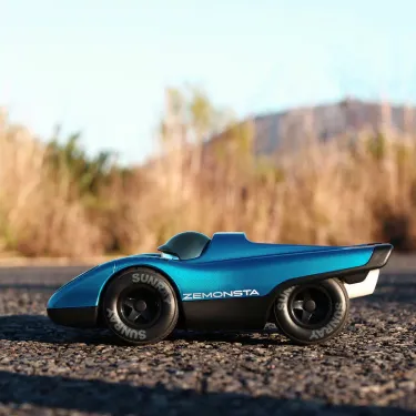 Voiture Playforever Zemonsta Hans