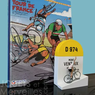 mini Borne kilométrique Bernard et Eddy mont Ventoux avec BD en arrière plan