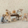 Longue table à manger en bois pour souris Maileg
