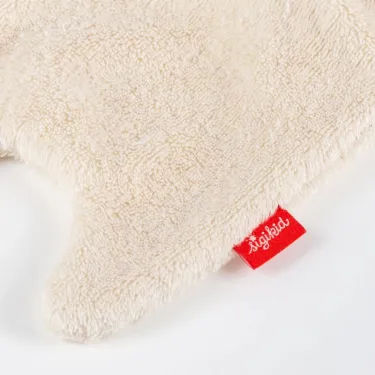 Doudou lapin blanc SIGIKID 31273 - vue détail tissu éponge avec étiquette de la marque Sigikid