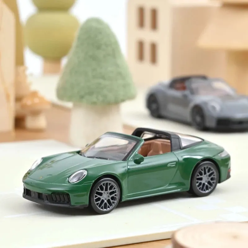 Porsche 911 GTS Targa 2024 verte Norev 1/43