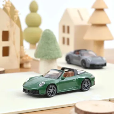Porsche 911 GTS Targa 2024 verte Norev 1/43