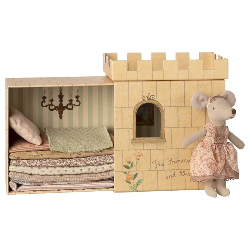 Princesse souris au petit pois avec son château Maileg, vue sur l'intérieur
