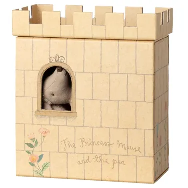 Princesse souris au petit pois dans son château Maileg