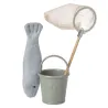 Set de pêche pour souris Maileg, avec poisson en tissu, seau en métal et épuisette