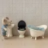 poisson Maileg sortant de la baignoire dans une salle de bain