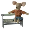 Banc en bois vintage avec coussin et souris Maileg