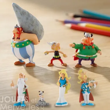 Collection Tubo ASTERIX Village: sept figurines PLASTOY des célèbres personnages Gaulois de la BD