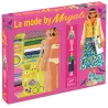 Coffret La mode by Magali, atelier de mode DJECO 9336, packaging rose vif avec mannequins, vêtements et accessoires de couture.