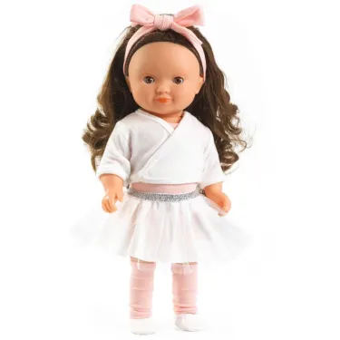 Poupée Lovely Roxane POMEA de Djeco 7766 avec tutu blanc et ceinture argentée, chaussettes roses et nœud rose sur la tête.