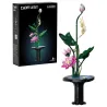 Kit de construction Cada fleurs d'Été - plus de 750 pièces de décoration, sculpture florale lumineuse sur socle noir avec lotus et jasmin.
