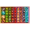 Grand coffret de billes "Dinosaures" Billes & Co avec de nombreuses billes colorées et décorées, rangées par rangées dans un coffret coloré.