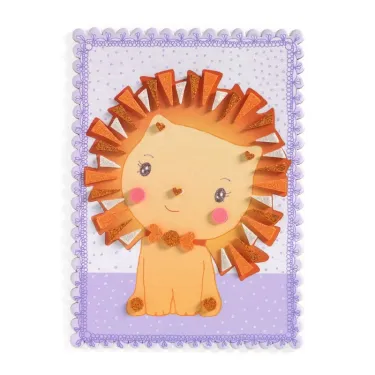 Carte décorative avec un lion orange en relief, sur fond violet à pois, bordure lacet violet.